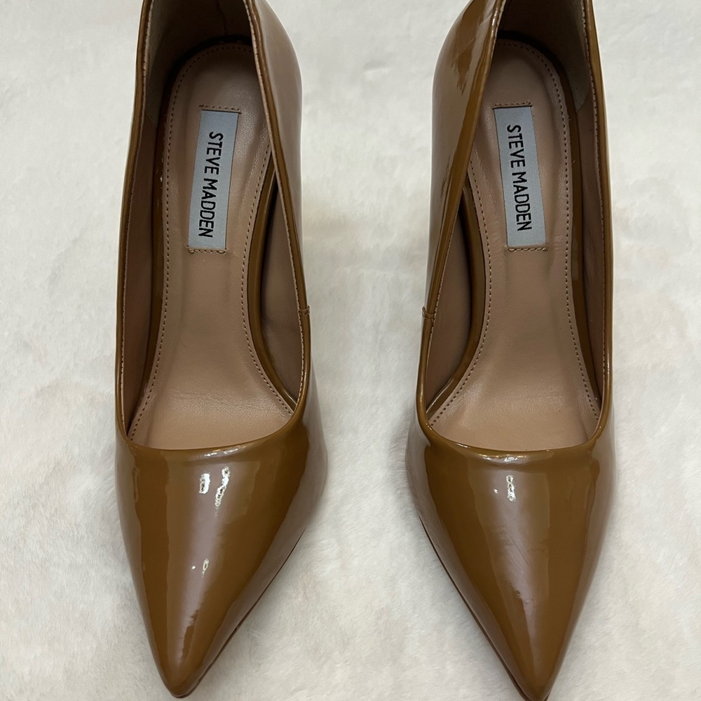 Steve Madden Women's Tan Pumps